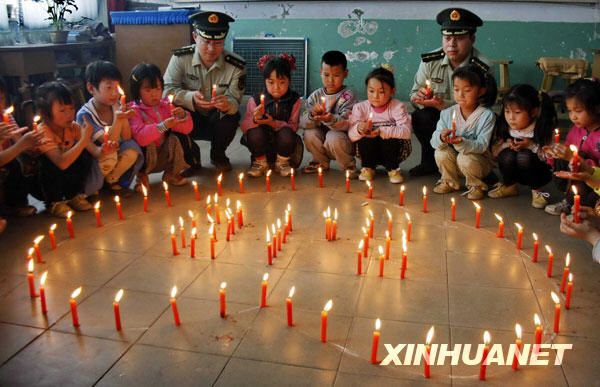 5��11�գ�߅���ɾ��cС�W(xu��)��һ���c��Ϟ�T��ףԸ�봨��������á�