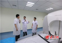 ɽ���Ժ���M(j��n)��٤��?sh��)��ί��O(sh��)��r(ji��)ֵ3000�f(w��n)Ԫ�������ί����^�?sh��)��i��Ď׺�����λ�õ��[����Ѫ�ܻ��κͲ��ֹ����Լ������w�����ڴ�Ԕ��(x��) (t��ng)�ί�����ؓ(f��)؟(z��)�t(y��)���Ľ�B���󱊾W(w��ng)ӛ�� ���L(zh��ng)�� �R���K �z.jpg