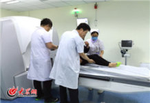 5��19����һλŮ������ɽ���Ժ�t(y��)�o(h��)�ˆT�Ď����£�����٤��?sh��)��ί������󱊾W(w��ng)ӛ�� �R���K ���L(zh��ng)�� �z.jpg