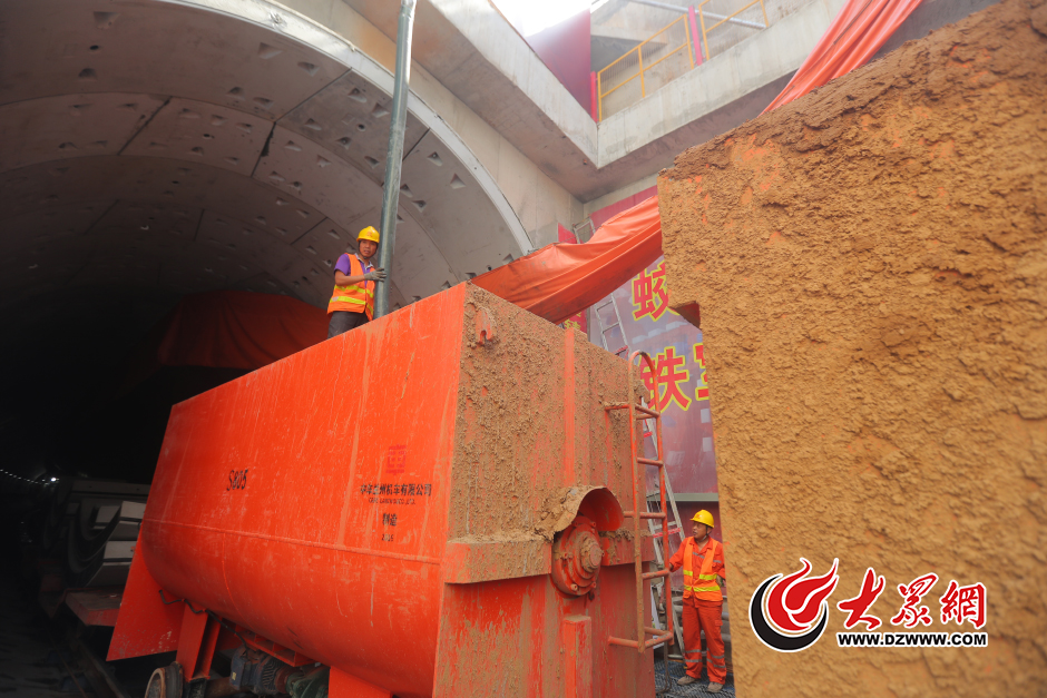 8��31������ �󱊾W(w��ng)ӛ�߁�������܉����ͨR1�������fվ�����M�˵���15�׵Ķܘ�(g��u)�Cʩ���F(xi��n)���M��̽�L��ӛ�ߏĬF(xi��n)���������ܘ�(g��u)�C����һ�l����F��򾡱������(j��ng)�^�ĵط��Ϳ����γ�һ�l�L�L��������