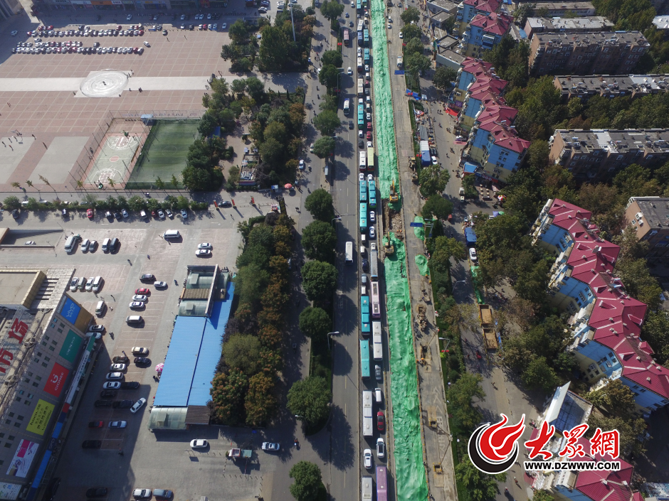 10��11�գ����ϝ��T·����]ʩ���ĵ����죬ӛ��ͨ�^�o�˙C���µĝ��ϝ��T·��·��������܇�v���m(x��)���ؓ��£�܇��ų��L�����󱊾W(w��ng)ӛ�� ���L�� �O����  �z