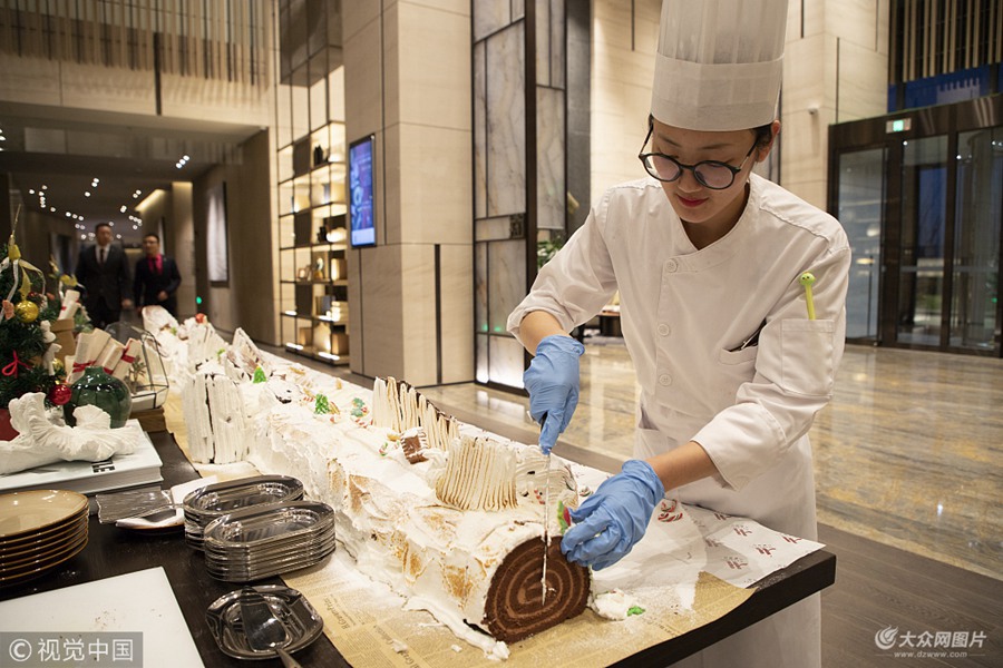 2018��12��24�գ�ɽ�|���_ĳ�Ƶ���ƽ��ҹ��Ʒ��ͬ�Π�ľ��͵��⣬����һ����Ů�N����Ʒ��6���L���͘�������������ف��e��Ʒ�L�^���ܵ����ٷQٝ��