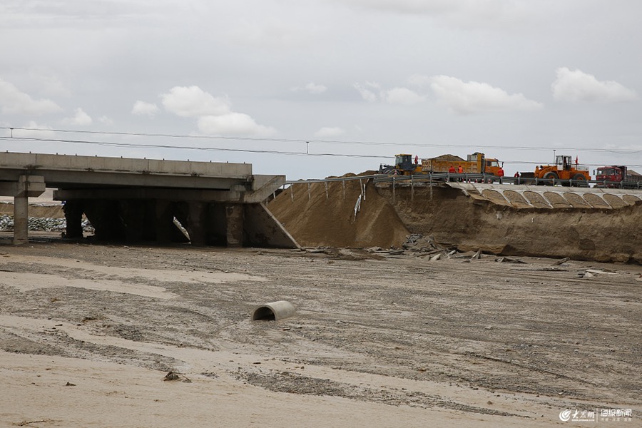 ɽ�鱩�l��ʹ�M��Ī�߿�Ψһ��·�Д�