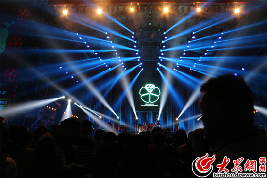 �(y��ng)���׌�ˮ����l(xi��ng)����������(ji��)��Ļ ����ʢ������ȫ��(ch��ng)