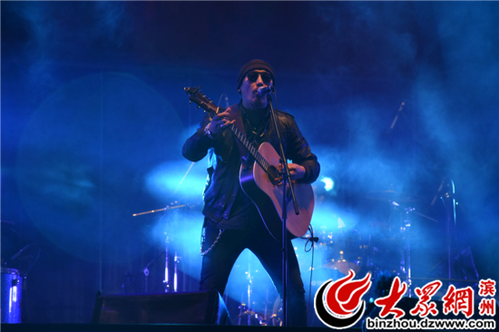 �(y��ng)���׌�ˮ����l(xi��ng)����������(ji��)��Ļ ����ʢ������ȫ��(ch��ng)