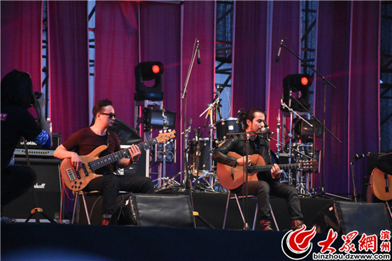 �(y��ng)���׌�ˮ����l(xi��ng)����������(ji��)��Ļ ����ʢ������ȫ��(ch��ng)