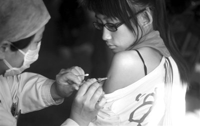 ������H7N9�׬F(xi��n)�˸�Ⱦ �Ϻ�����2������1��Σ��