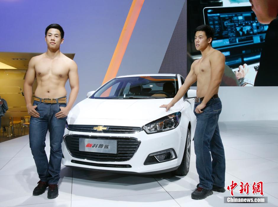 10��16�գ�������ģ������h���H܇չ�����ñ����v����^����(d��ng)������ʮ�����h���H��܇չ�[������h���H���[����¡���e�С�܇չ��300��҅�չ�S����80������܇Ʒ�����ࣻ܇չ�F(xi��n)����܇�l(f��)�����װl(f��)��(sh��)�����_60�����