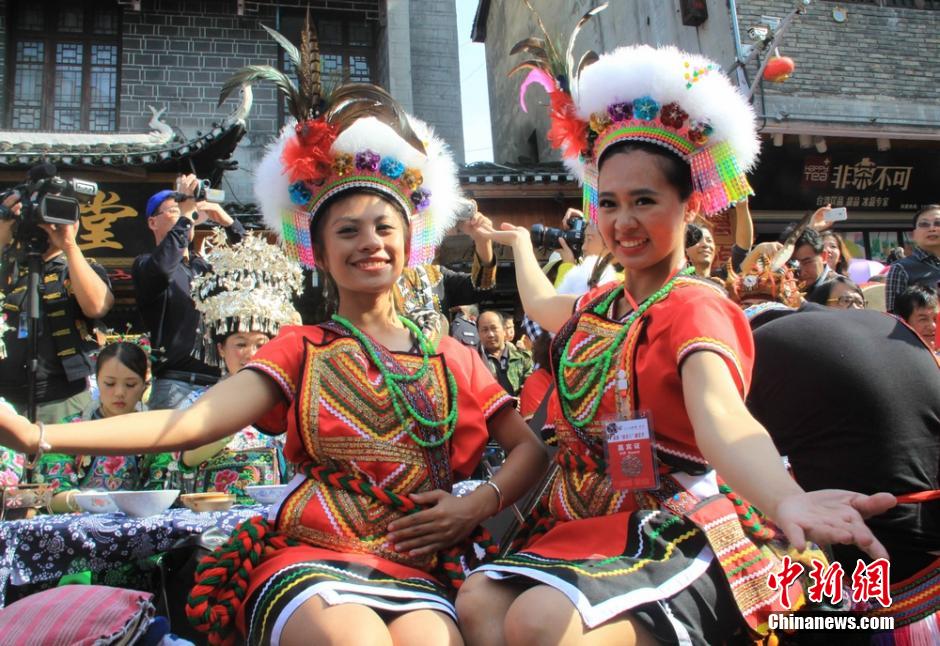 5��6�գ�2014�Ї�(gu��)���P�����塰���°ˡ�������(ji��)�ں����P�˹ų��e�У��P�˿h���丽�������塢������ȸ�����g���ڴˣ�������һ��(ch��ng)������bʢ�硣