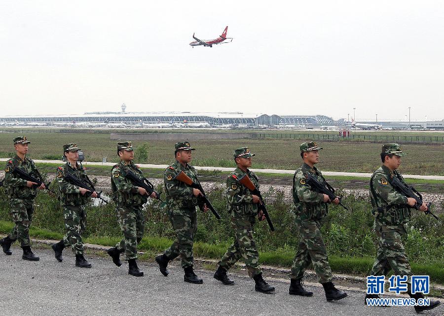 5��18�գ�߅����(zh��n)ʿ���Ϻ��֖|��(gu��)�H�C(j��)��(ch��ng)���bѲ߉��