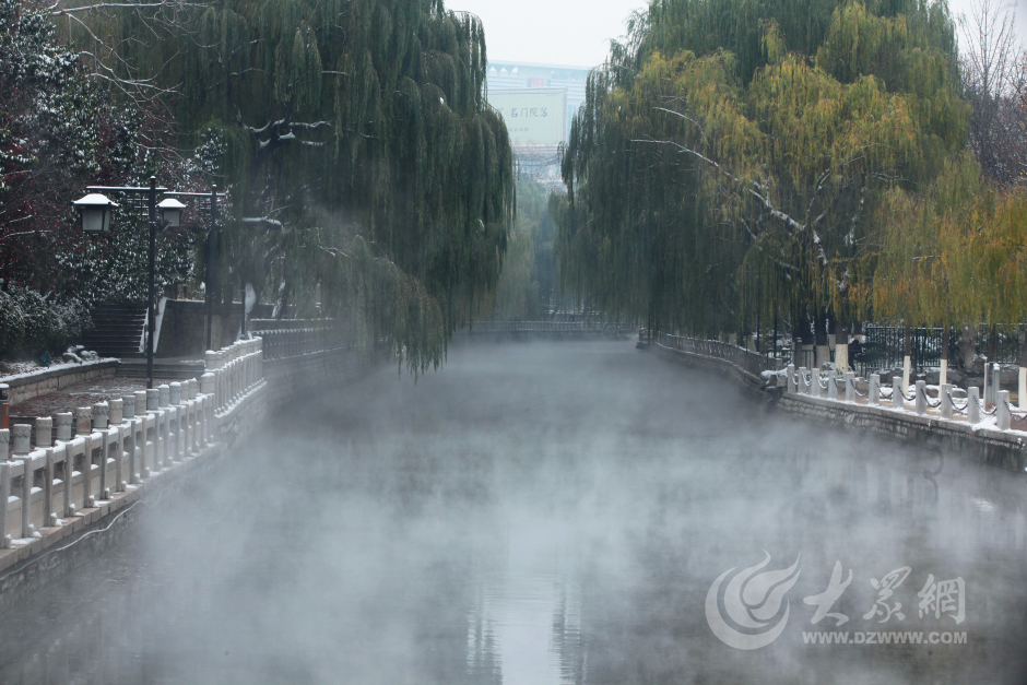 11��25�գ��S��һ����ѩ�^�󣬝��Ϻڻ�Ȫ������������Fͻ�𣬳ʬF�����еġ����F�����������^����ˮī�������������ա��󱊾Wӛ�� ���L�� �z