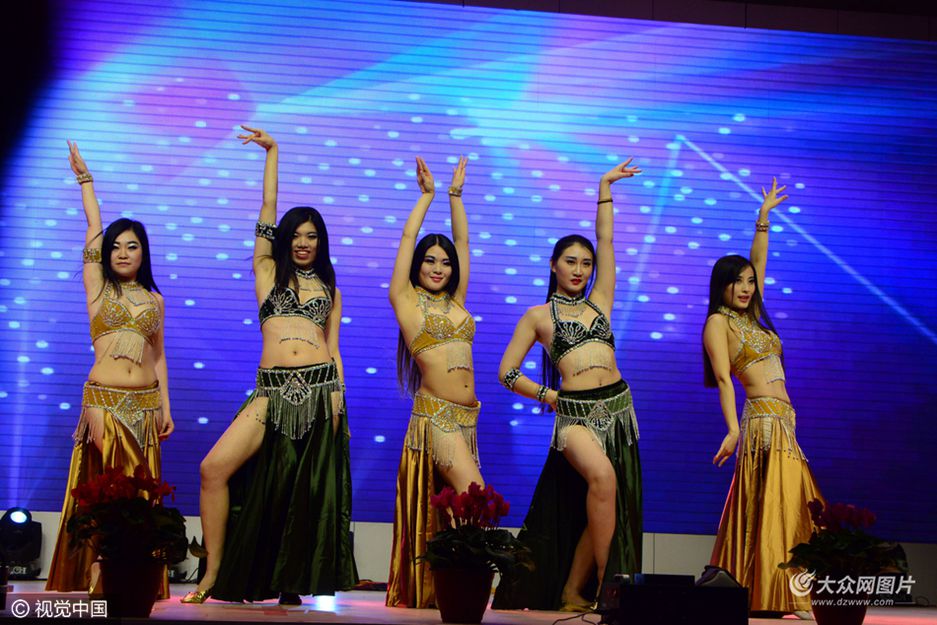 1��15�գ�ɽ�|ʡ��ƽ�h�ҕ�_2017�괺����ˇ�g��������d�ЌWǧ�ˈ��d¡�������������Ļ����r�I���������l�������I���l悽ֵ���300����Ⱥ���݆T�W���ǈ����ࡣ