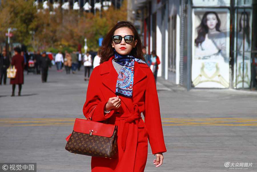 2017��11��11�գ�ɽ�|�����������ϰ���������С�ϰ壬ż��߀�����cͶ�Y��(d��ng)��(d��ng)�ɖ|���@����ɽ�|����23�qŮ���������S����æµ������������n�����������r�����X���⡭��