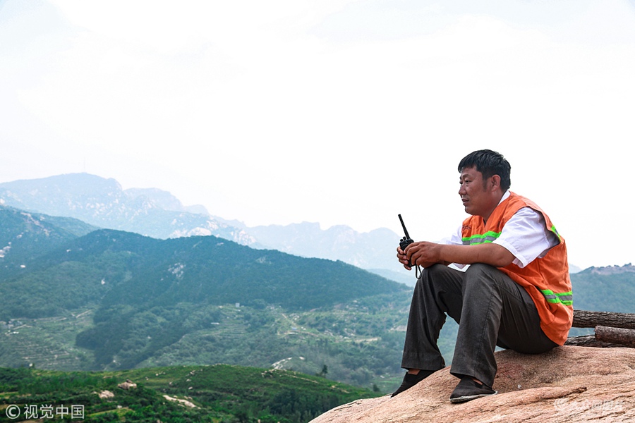 7��7�գ�̩�����ޏ�ɽ��̩ɽ�����ɽ���ں���900���׵�ɽ���������t���_�����ӏ������@��Ĳt���T���@��ɽ���˟�ϡ�٣����˷����o�֣��������֘I22�꣬�ڻʹöղt���_�ѽ��������ꡣ