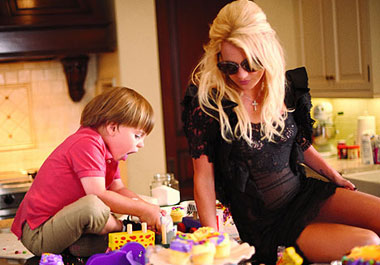 ���m�ݔy�ӵǡ�Elle���F����ĸ��